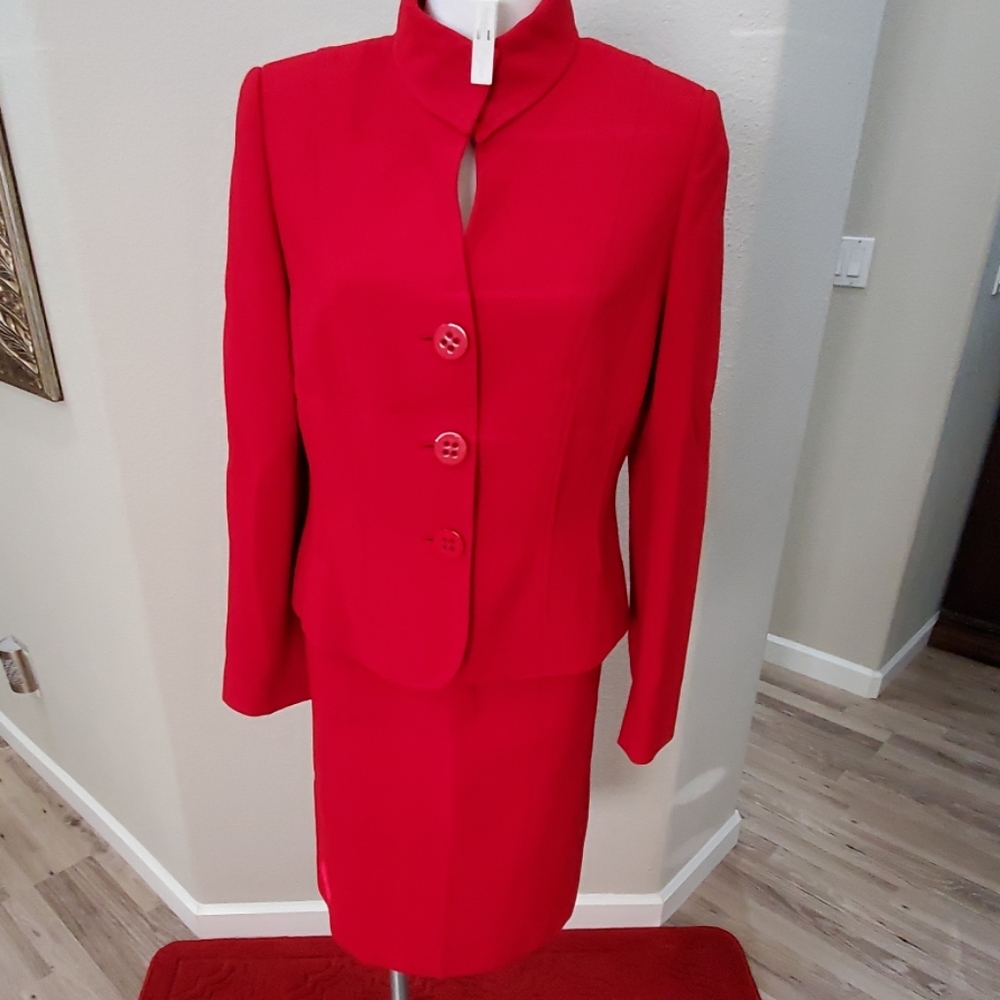 Red Suit
